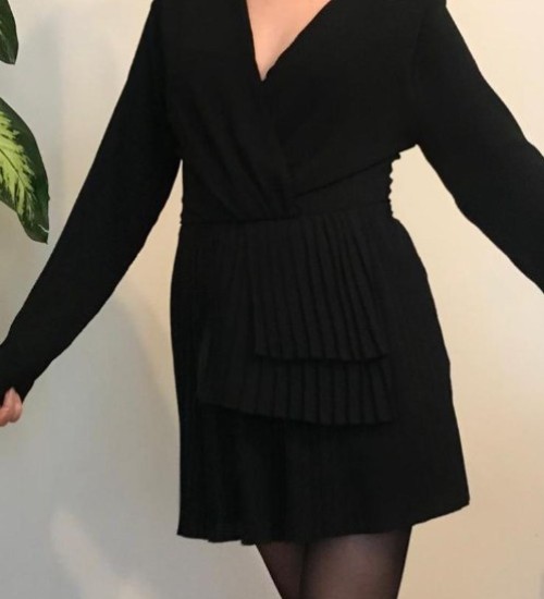 Pilise Detaylı Kruvaze Yaka Mini Tulum Siyah