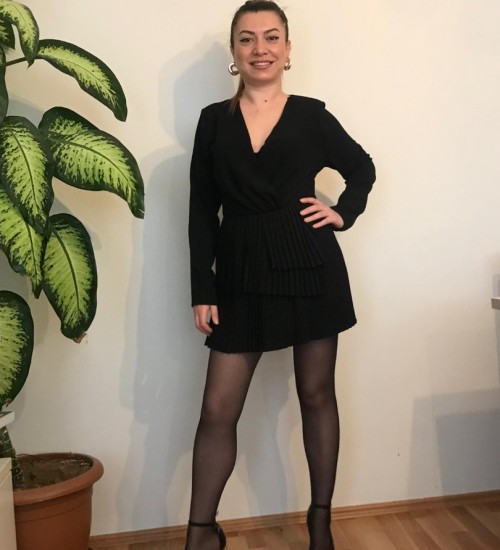 Pilise Detaylı Kruvaze Yaka Mini Tulum Siyah