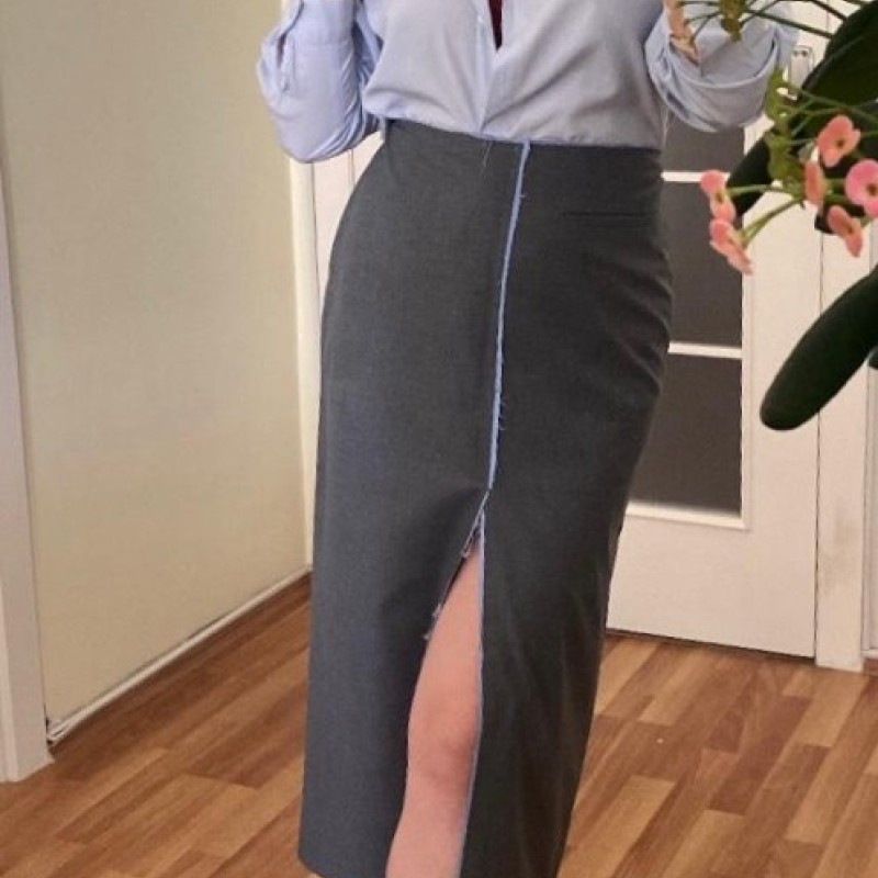 Garni Detaylı Önden Yırtmaçlı Midi Etek Gri