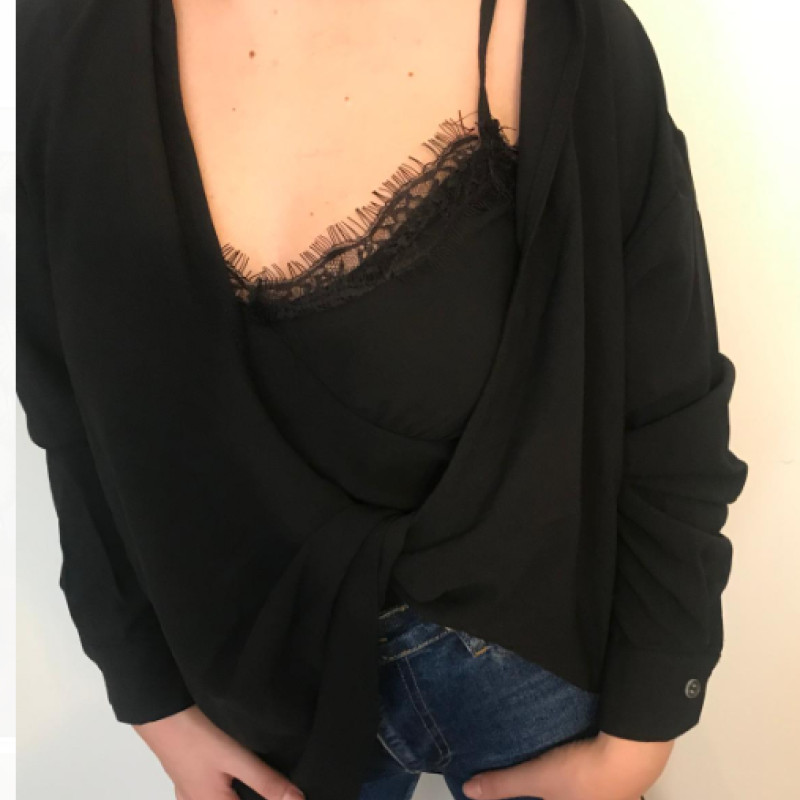 Atlet Detaylı Bluz Siyah